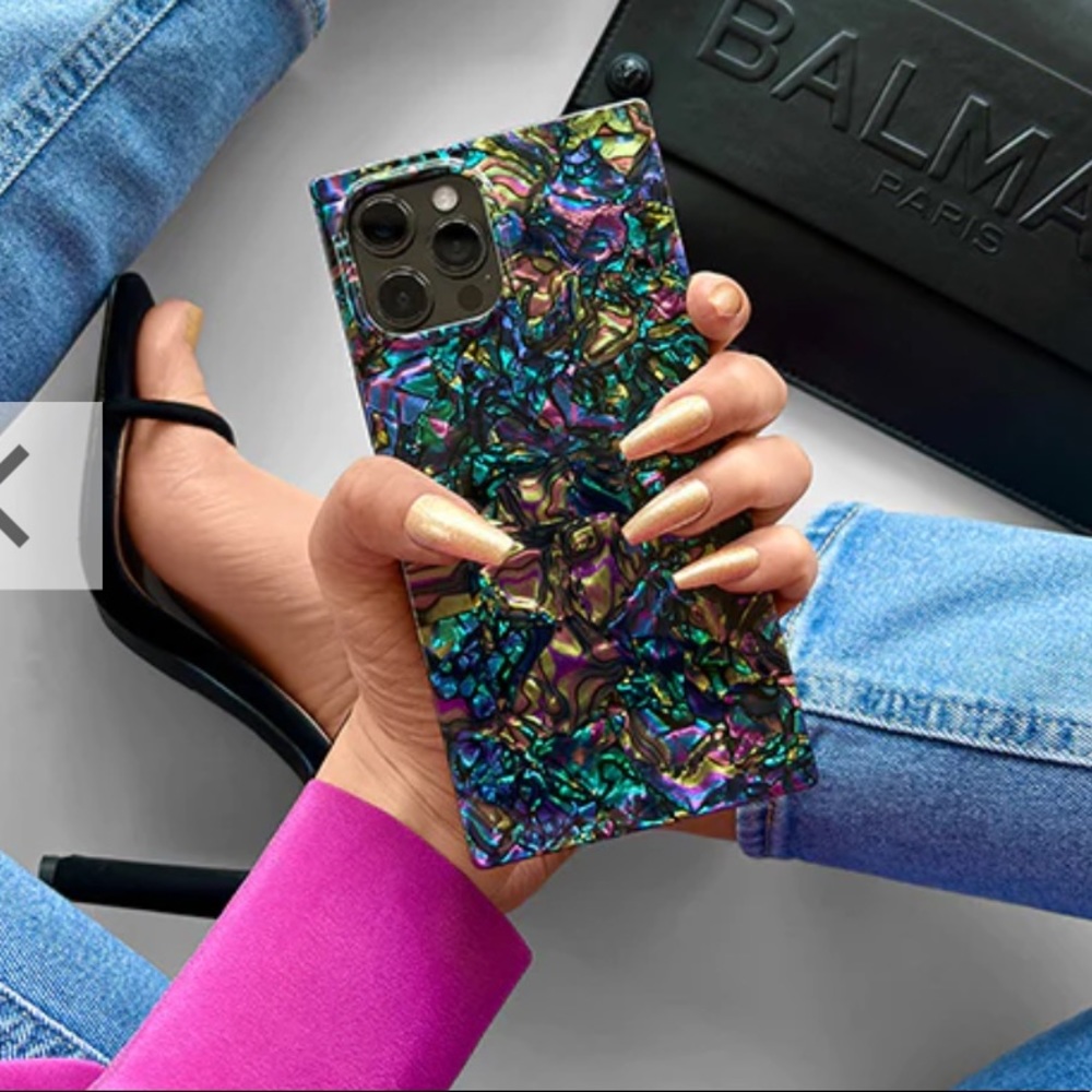 Flaunt square case and gold phone ring for iPhone 12 and 12 pro